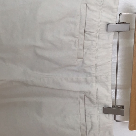 Tommy Bahama cream shorts size 10 - Picture 3 of 7